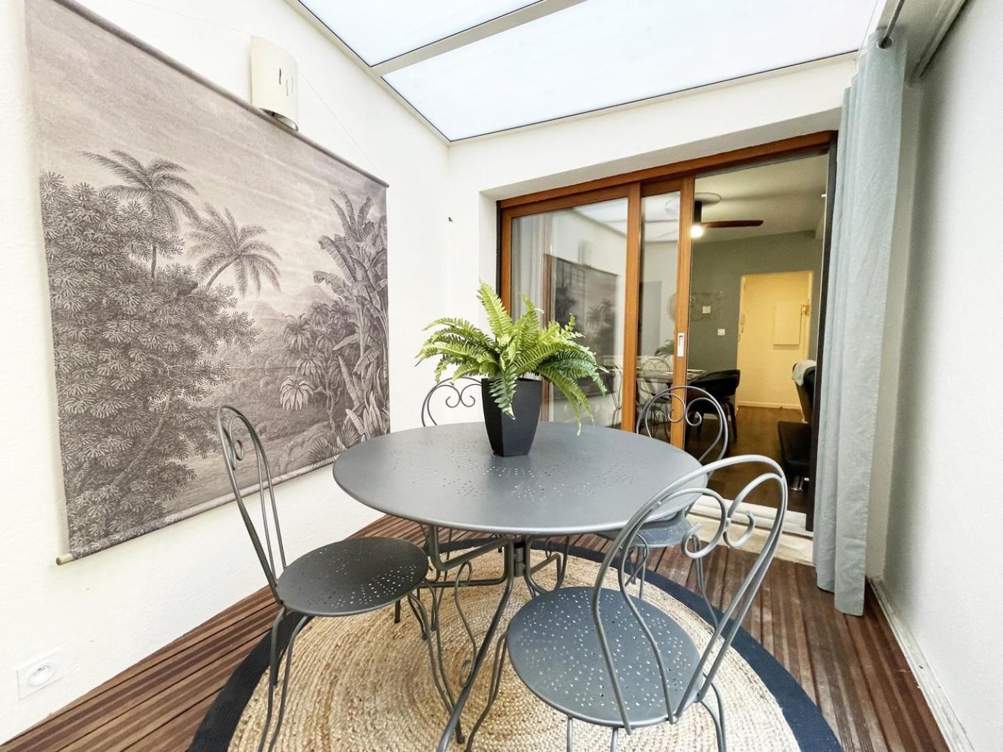 Le Patio De La Reine Berthe - Parking Included Apartment Chartres Exterior photo