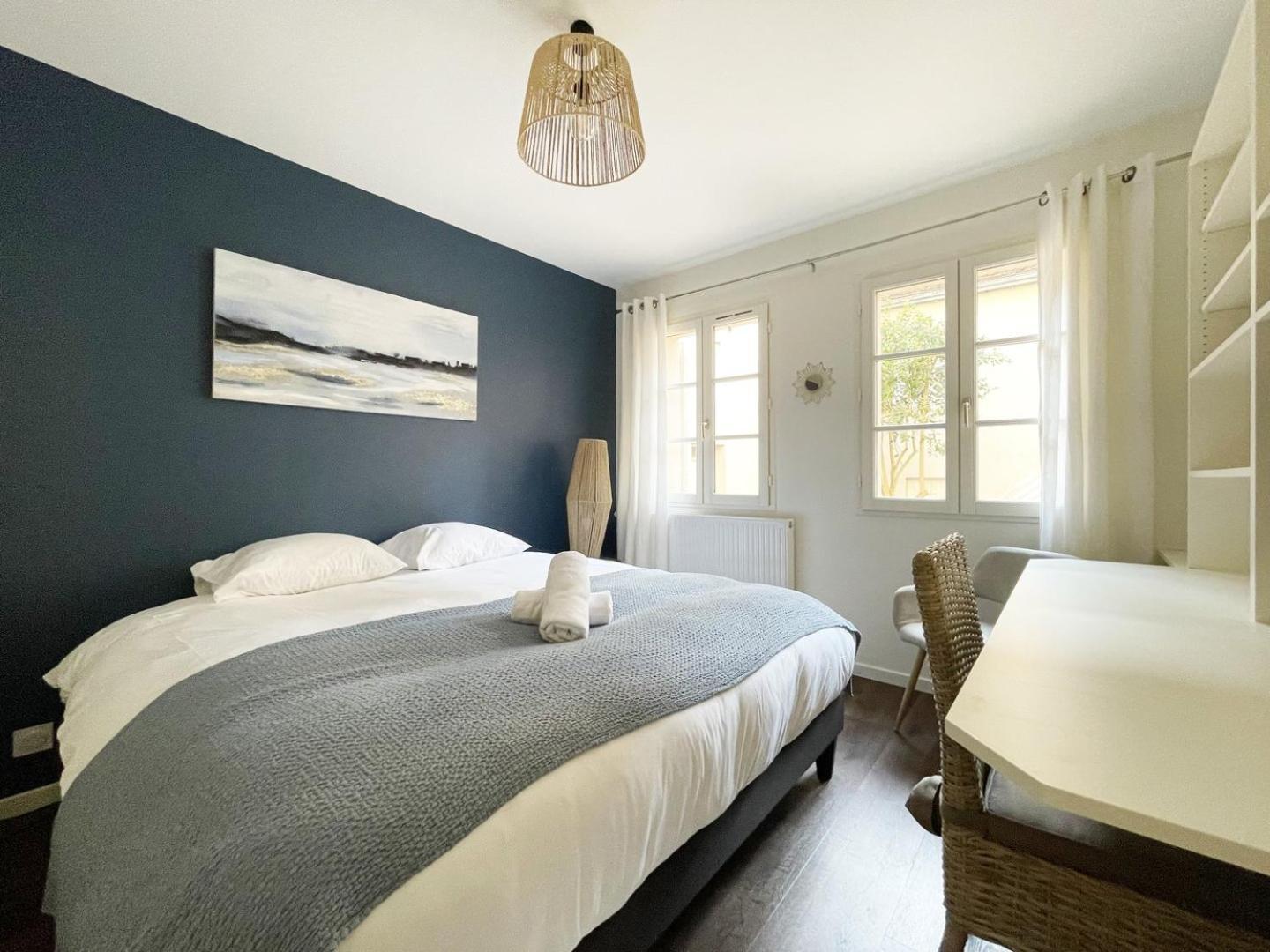 Le Patio De La Reine Berthe - Parking Included Apartment Chartres Exterior photo